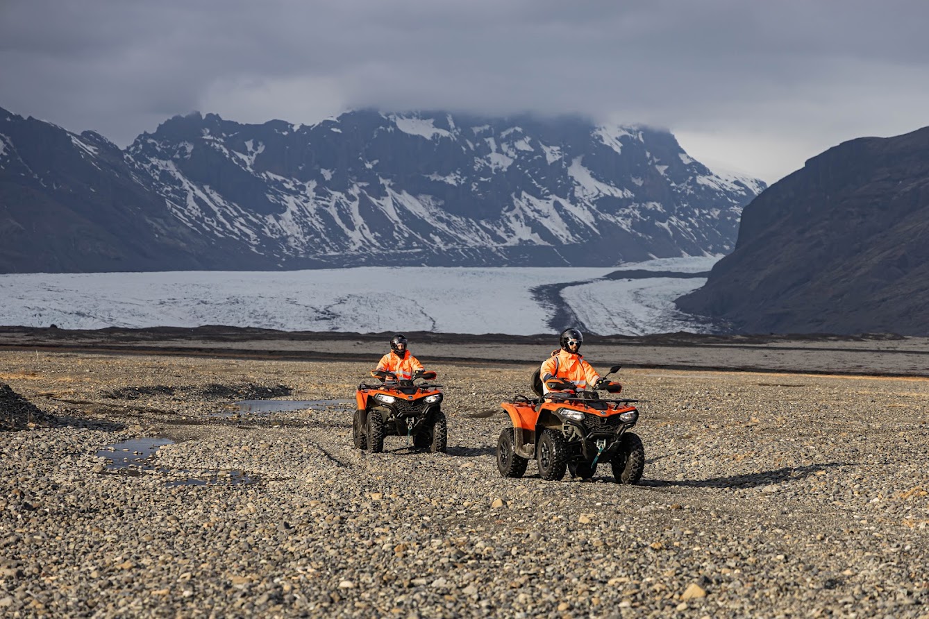 8N9A3232 There are several options for glacier walks close to Hotel Skaftafell